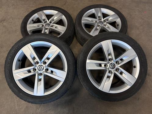 17 inch originele velgen + zomerbanden Volkswagen Golf, Auto-onderdelen, Banden en Velgen, Banden en Velgen, Zomerbanden, 17 inch