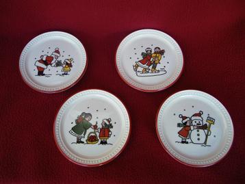 Wedgwood WINDSOR CHRISTMAS set 4 onderzetters/ petit fours beschikbaar voor biedingen