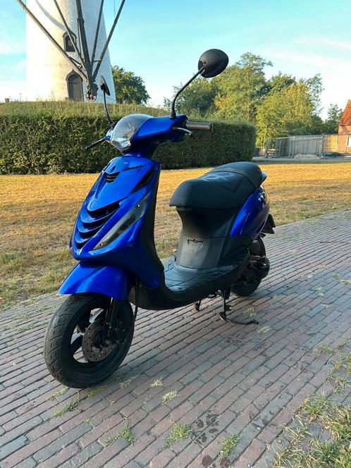 Piaggio zip 50cc 2 takt, Fietsen en Brommers, Scooters | Aprilia, Zo goed als nieuw, Overige modellen, Benzine, Ophalen