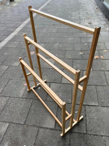 Handdoekrek hoit beschikbaar voor biedingen