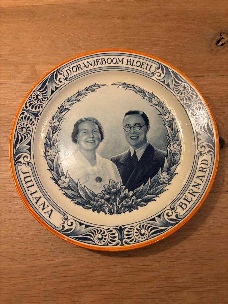 Wandbord d’Oranjeboom Bloeit - Juliana en Bernard, Verzamelen, Koninklijk Huis en Royalty, Servies, Nederland, Ophalen of Verzenden
