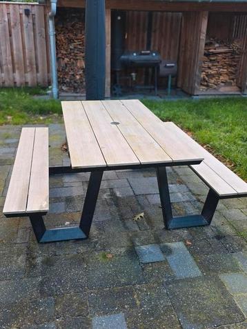 Picknick tafel onderhoud vrij beschikbaar voor biedingen
