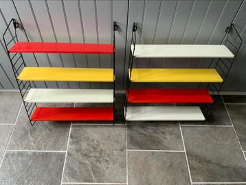 Twee vintage Tomado rekjes jaren ‘50 ‘60 wandrek €100 samen beschikbaar voor biedingen