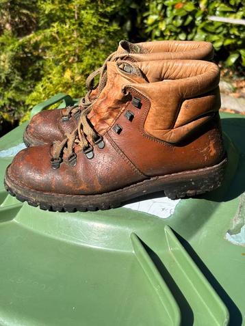 Retro bergschoenen merk NEVADA maat 40 beschikbaar voor biedingen