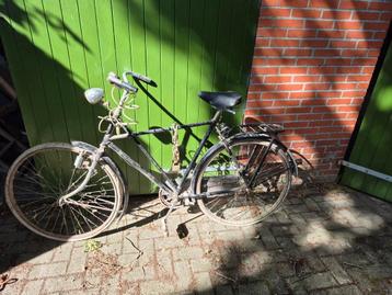 Antieke Burgers ENR kruisfiets beschikbaar voor biedingen