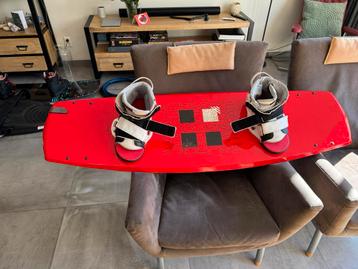 Wakeboard Ronix 143cm lang 44cm breed beschikbaar voor biedingen
