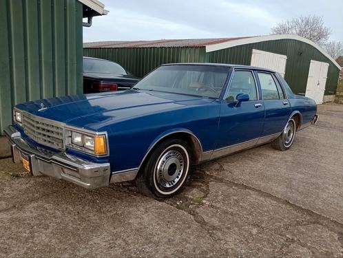 Chevrolet Caprice v8 bj 1985; MATCHING nrs INRUIL m, Auto's, Oldtimers, Particulier, Airconditioning, Centrale vergrendeling, Elektrische achterklep