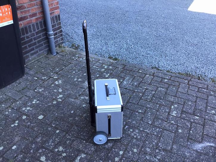 Te koop aangeboden: Gefken verrijdbare kofferbox., Doe-het-zelf en Verbouw, Overige Doe-het-zelf en Verbouw, Zo goed als nieuw