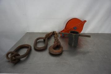oud gereedschap takelblok, ketting | ijzer - decoratie? beschikbaar voor biedingen