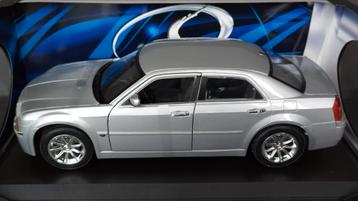 Chrysler 300c 1:18 Maisto Pol  beschikbaar voor biedingen