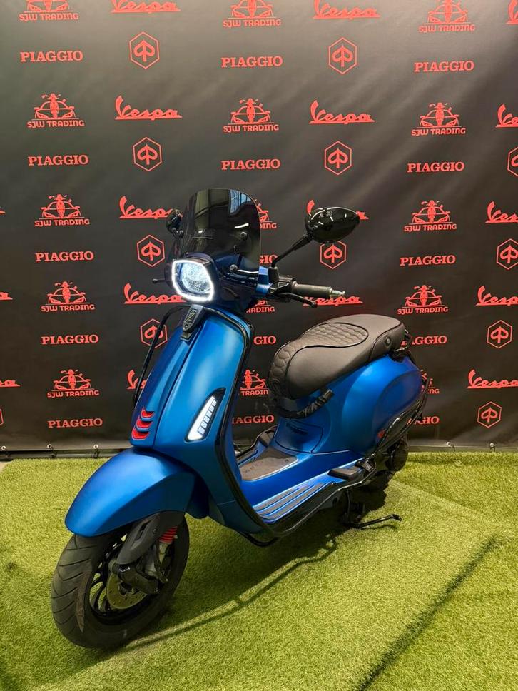 Vespa Sprint 2019 Snor/Brom! Mat Blauw / RS Zadel / Garantie, Fietsen en Brommers, Scooters | Vespa, Benzine, Ophalen of Verzenden