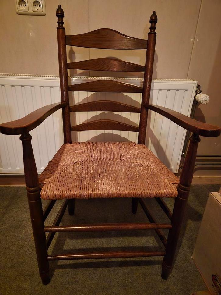 Stoelen set: 2 met armleuning, 6 zonder, Huis en Inrichting, Stoelen, Gebruikt, Vijf, Zes of meer stoelen, Hout, Riet of Rotan