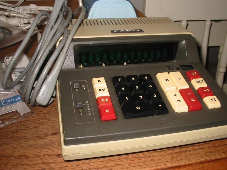 rekenmachine FACIT, Antiek en Kunst, Antiek | Kantoor en Zakelijk, Ophalen