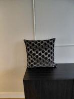 Mundo Luxe  kussen 45x45 cm Zwart, Taupe Vierkant, Huis en Inrichting, Woonaccessoires | Kussens, Ophalen of Verzenden, Nieuw