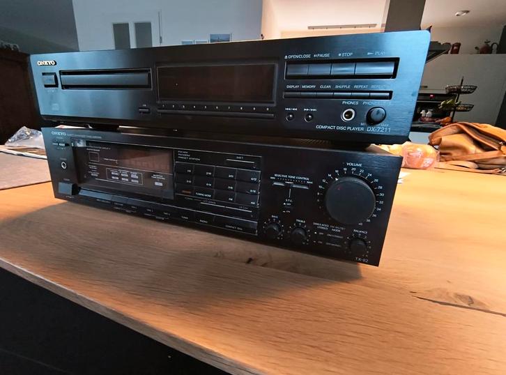 Onkyo TX-82 Tuner Amplifier & DX-7211 CD Speler, Audio, Tv en Foto, Versterkers en Receivers, Gebruikt, Stereo, 60 tot 120 watt