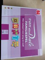 Van Dale Familiespel - Hét taalspel!, Hobby en Vrije tijd, Gezelschapsspellen | Bordspellen, Vijf spelers of meer, Ophalen, Zo goed als nieuw