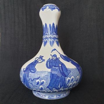 Vintage ca. 1930 Chinese porseleinen gemarkeerde vaas beschikbaar voor biedingen