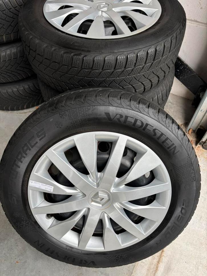 Winterbanden Renault Megane Scenic, Auto-onderdelen, Banden en Velgen, Velg(en), Winterbanden, 17 inch, 225 mm, Ophalen