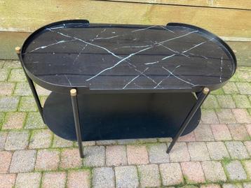 Bijzettafeltje  beschikbaar voor biedingen