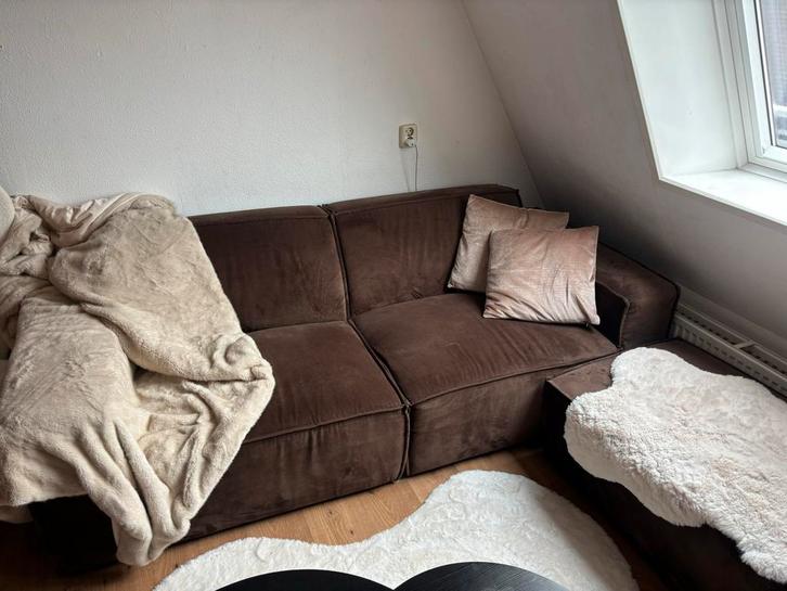 Velvet velours bank chocolate brown eric kuster stijl, Huis en Inrichting, Banken | Bankstellen, Gebruikt, Rechte bank, Driepersoons