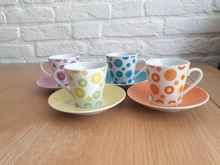 Set van 4 kop en schotel, vintage, Yves Rocher. Jaren 70., Verzamelen, Retro, Huis en Inrichting, Ophalen of Verzenden