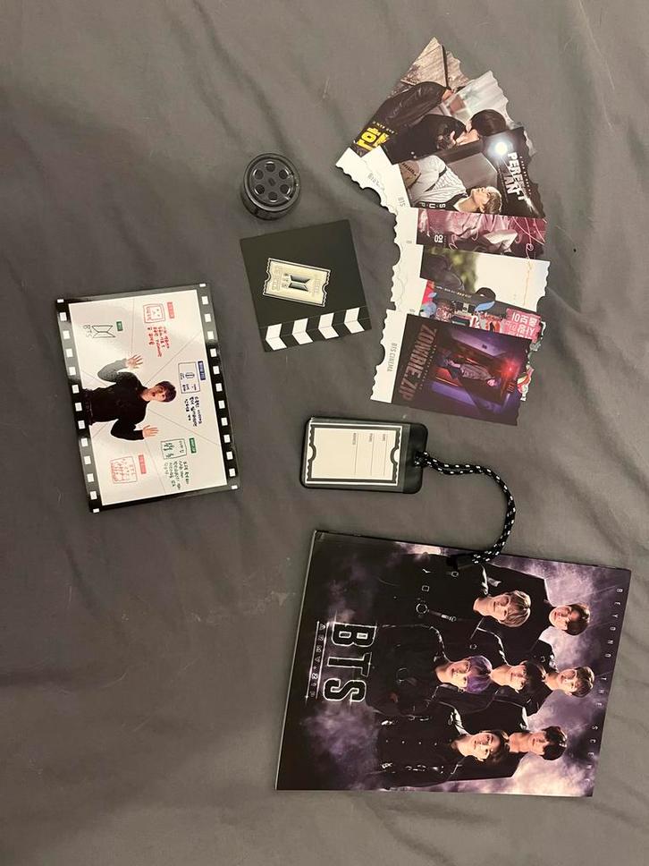 BTS Army Kit - Diverse Collectie!, Verzamelen, Muziek, Artiesten en Beroemdheden, Zo goed als nieuw, Overige typen, Ophalen of Verzenden