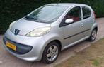 Peugeot 107 1.0-12V XS Urban Move, Voorwielaandrijving, Gebruikt, 4 stoelen, Origineel Nederlands