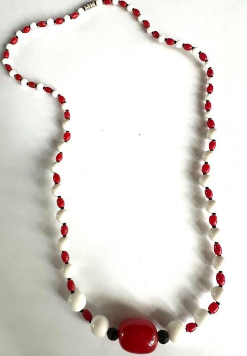 Vintage ketting met bakeliet rode kralen, Sieraden, Tassen en Uiterlijk, Kettingen, Gebruikt, Kunststof, Overige kleuren, Ophalen of Verzenden