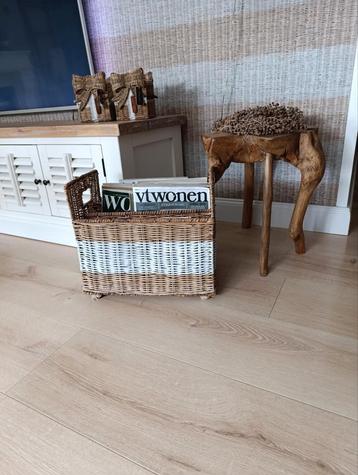 Landelijke tijdschriften mand lectuurmand  beschikbaar voor biedingen