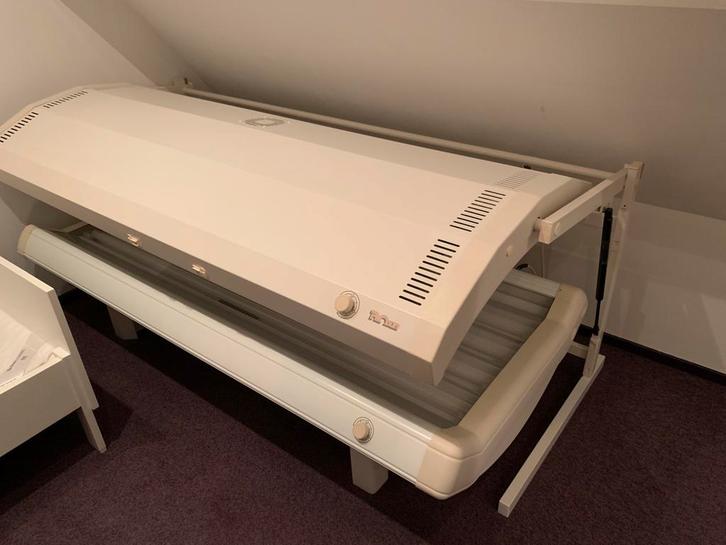 Zonnebank te koop, Witgoed en Apparatuur, Zonnebanken en Gezichtsbruiners, Gebruikt, Zonnebank dubbelzijdig, 15 lampen of meer