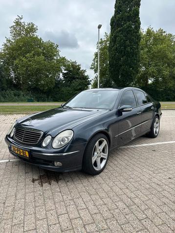 Mercedes-Benz E-Klasse 2.7 CDI E270 Sedan AUT 2004 Zwart beschikbaar voor biedingen