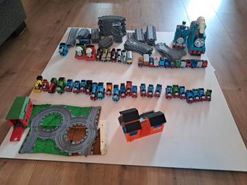 Thomas de trein partij locomotieven wagons rails bruggen beschikbaar voor biedingen