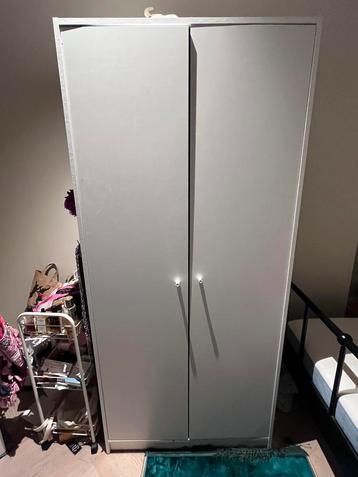 ikea wardrobe FOR FREE beschikbaar voor biedingen