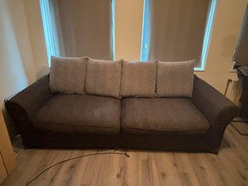 Grijze bank beschikbaar voor biedingen