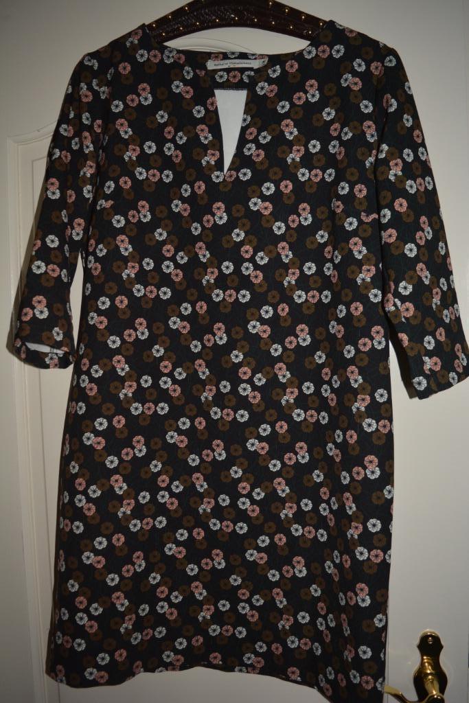 Nathalie Vleeshouwer, casual rechte jurk, maat M, Kleding | Dames, Jurken, Zo goed als nieuw, Maat 38/40 (M), Zwart, Boven de knie