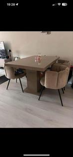 Moderne eettafel, Ophalen, Zo goed als nieuw, 4 tot 6 stoelen