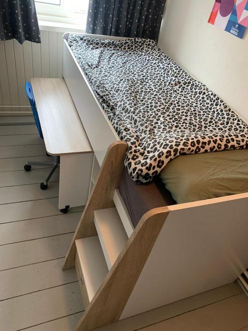 Halfhoogslaper met bureau, hoogte 107cm, Kinderen en Baby's, Kinderkamer | Stapelbedden en Hoogslapers, Gebruikt, Halfhoogslaper