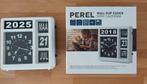 Perel WC106 flip klok met kalender dementieklok, Ophalen of Verzenden, Zo goed als nieuw, Analoog, Wandklok