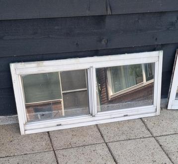 Te koop aangeboden 2 aluminium kozijnen met schuifraam
 beschikbaar voor biedingen