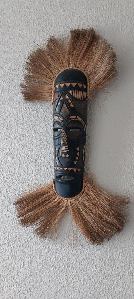 Afrikaans Houten Masker met Zeegras, Antiek en Kunst, Kunst | Niet-Westerse kunst, Ophalen of Verzenden