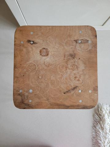 Industrieel krukje/bijzettafeltje beschikbaar voor biedingen