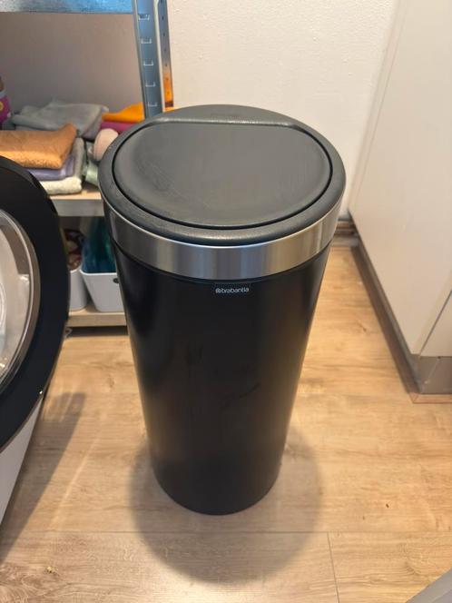 Brabantia Touch bin 30L zwart RVS, Huis en Inrichting, Woonaccessoires | Prullenbakken, Zo goed als nieuw, Rvs, 50 tot 75 cm, 30 tot 40 liter