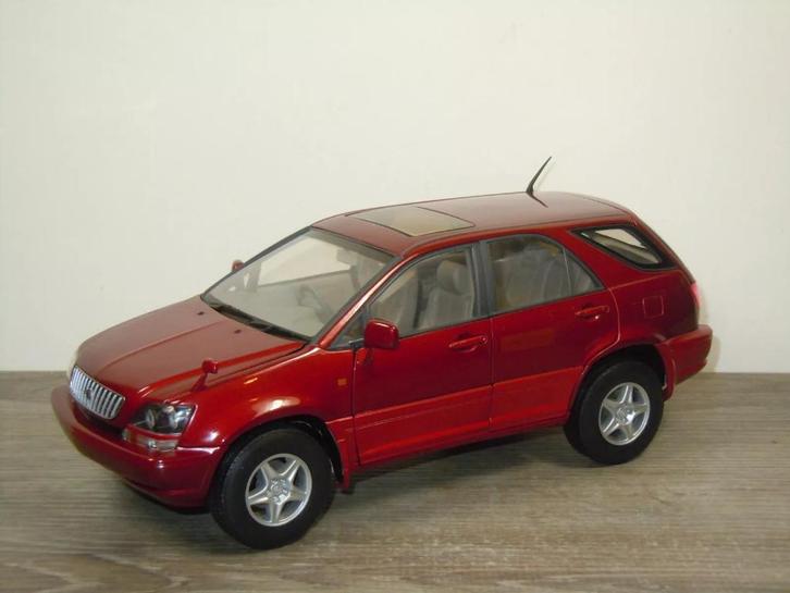 Toyota Harrier - AutoArt 1:18, Hobby en Vrije tijd, Modelauto's | 1:18, Zo goed als nieuw, Auto, Autoart, Verzenden