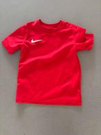 Nike sportshirt maat XS 122-128, Jongen of Meisje, Sport- of Zwemkleding, Ophalen of Verzenden, Zo goed als nieuw