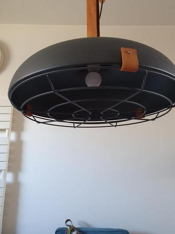 Plafond lamp beschikbaar voor biedingen