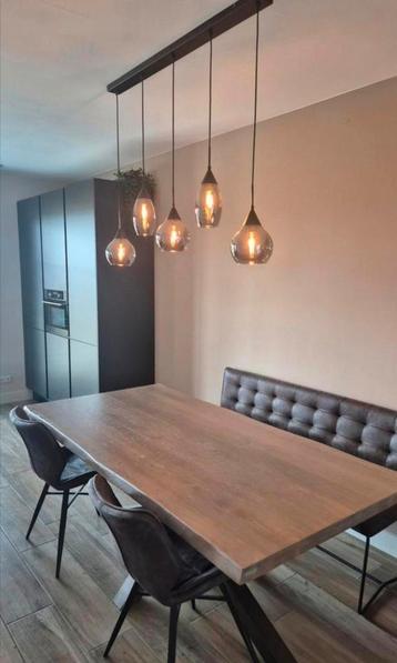 Goossens eettafel massief hout met kruispoot beschikbaar voor biedingen