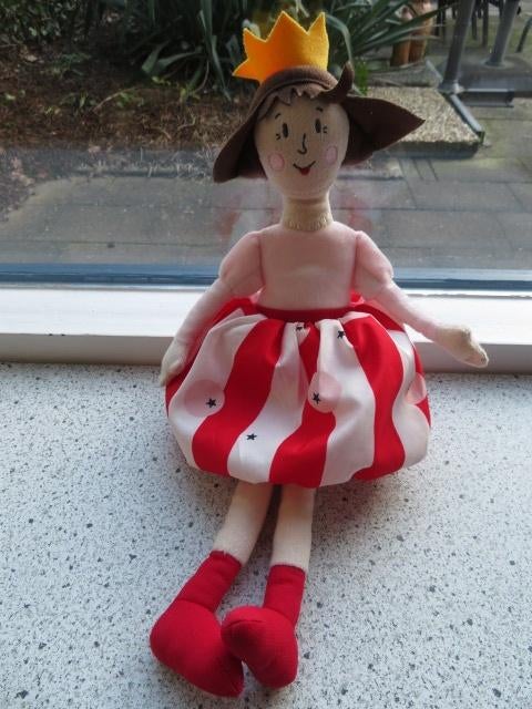 Prinses Klara van Ikea meet ca 40 cm totaal zachte pop, Ophalen of Verzenden, Zo goed als nieuw, Overige typen