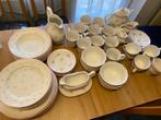 Nieuw en compleet Cambridge Servies (69 delig), Huis en Inrichting, Keuken | Servies, Ophalen, Nieuw, Overige stijlen, Compleet servies