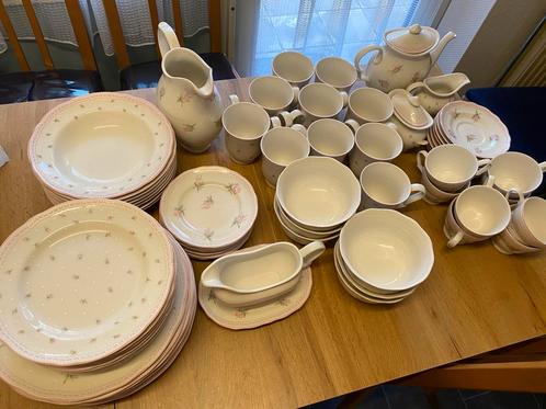 Nieuw en compleet Cambridge Servies (69 delig), Huis en Inrichting, Keuken | Servies, Nieuw, Compleet servies, Overige stijlen