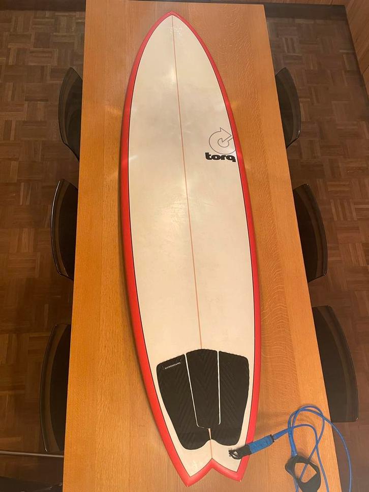 Torq fishtail surfboard 6’10 + Dakine leash en boardbag, Watersport en Boten, Duiken, Gebruikt, Overige typen, Ophalen of Verzenden